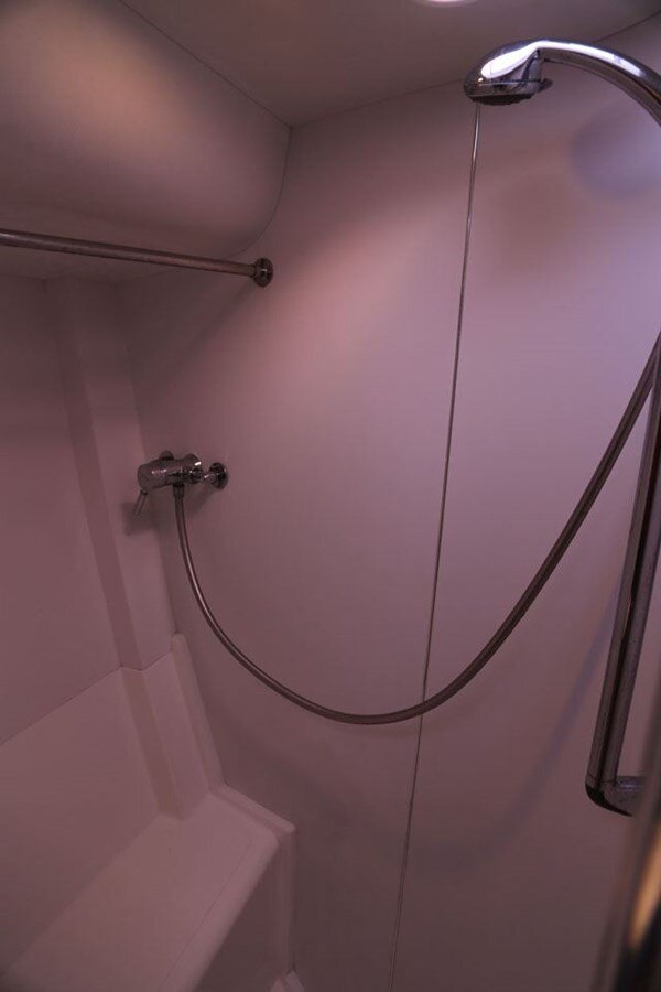 2009-discovery-55-9-b1caca