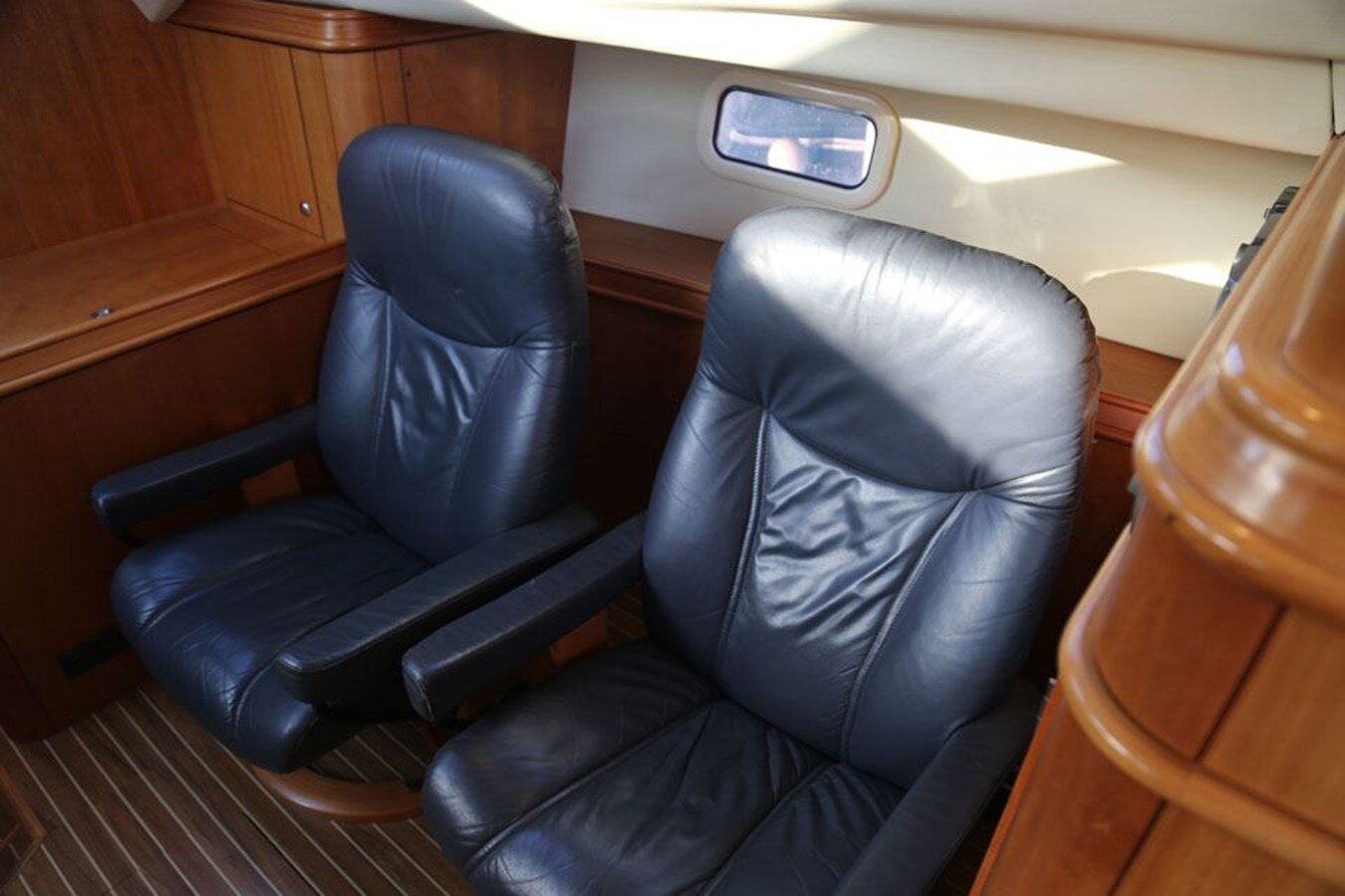 2009-discovery-55-9-b1caca