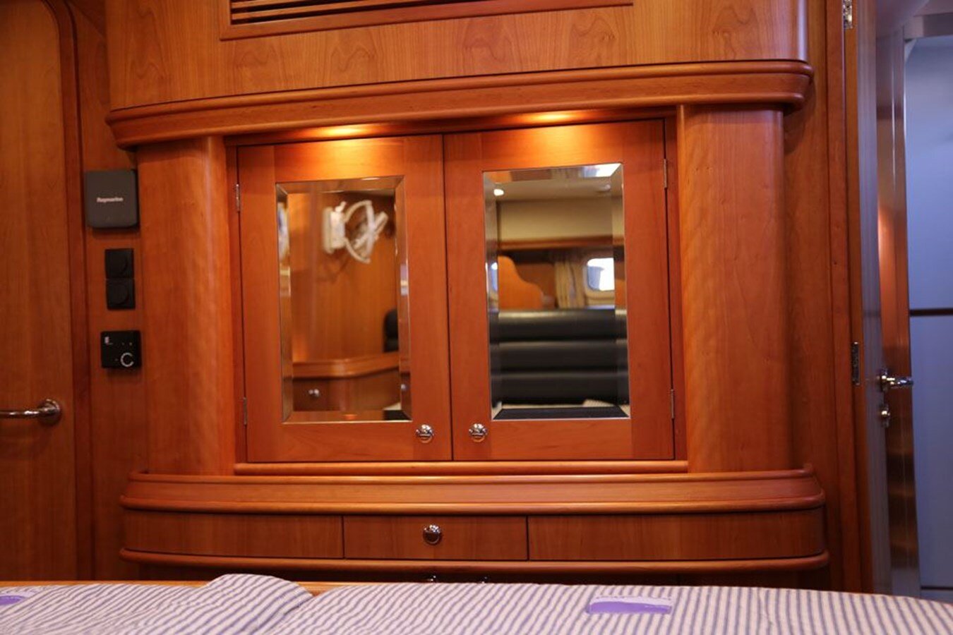 2009-discovery-55-9-b1caca