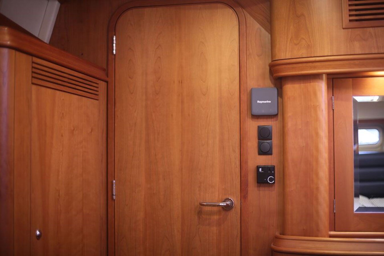 2009-discovery-55-9-b1caca