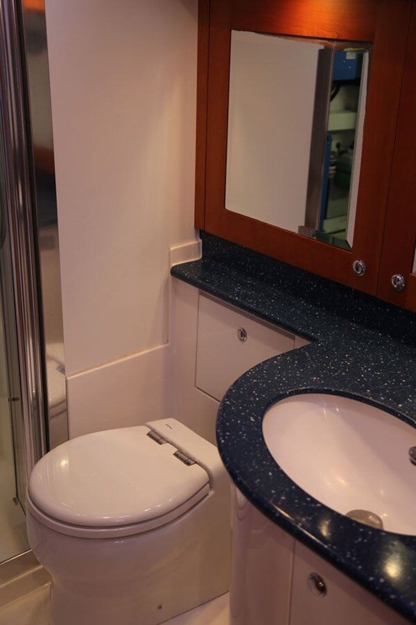 2009-discovery-55-9-b1caca