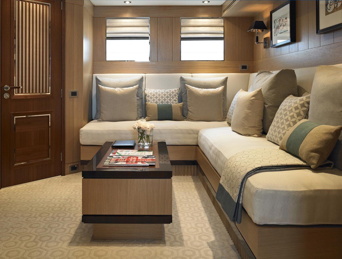 2009 FEADSHIP 128'