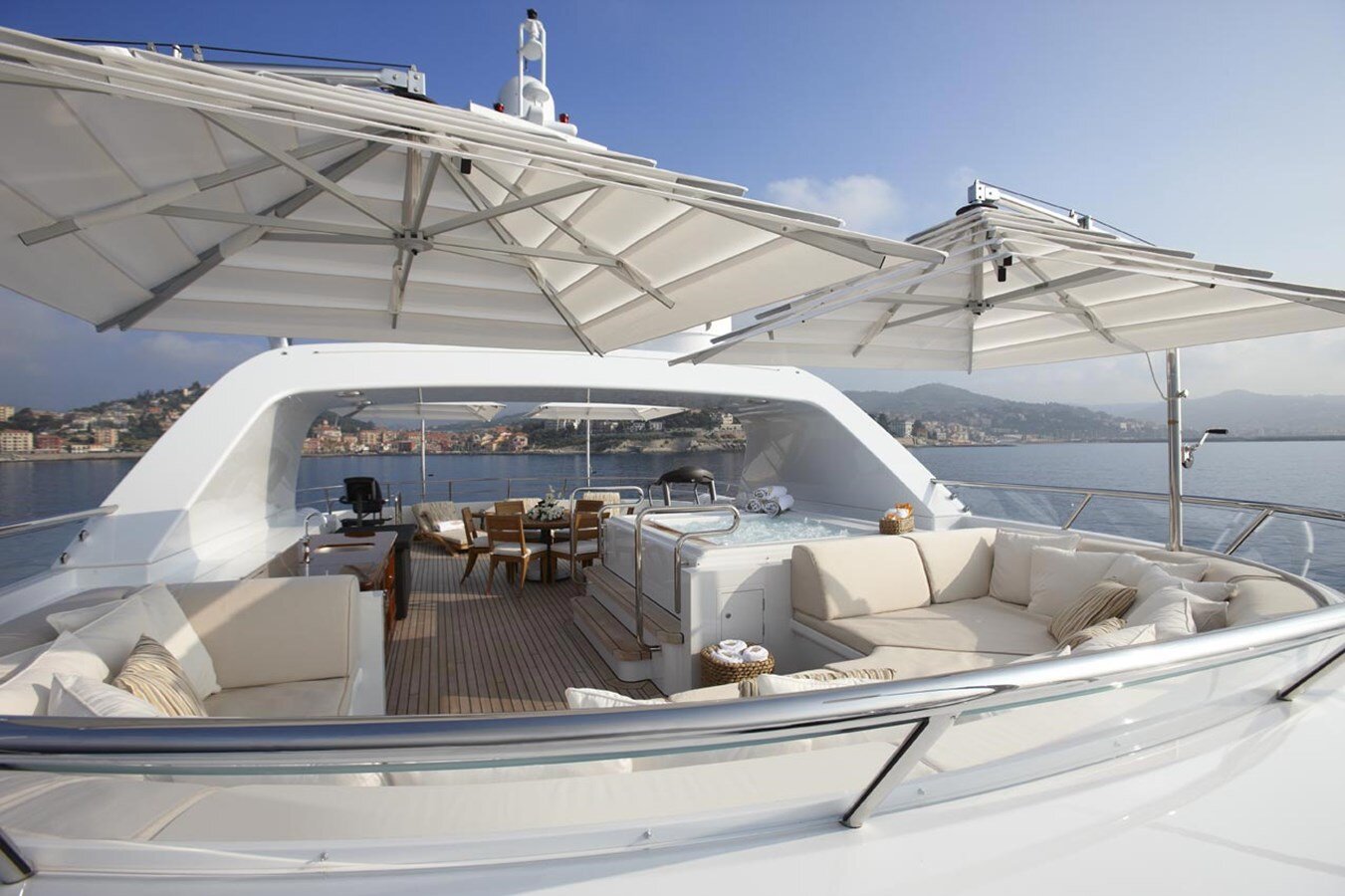 2009 FEADSHIP 128'