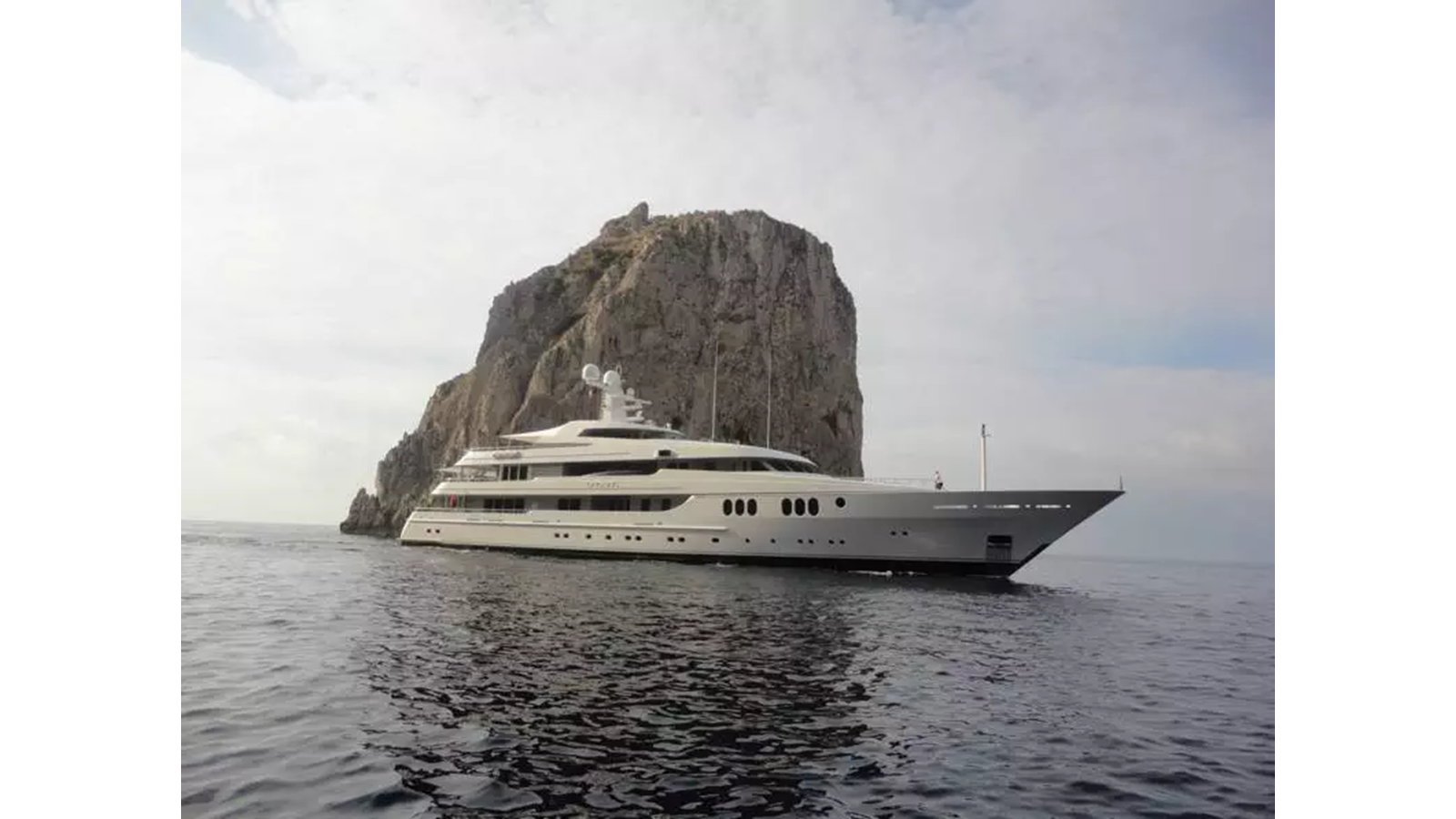 2009 FEADSHIP 213' 4