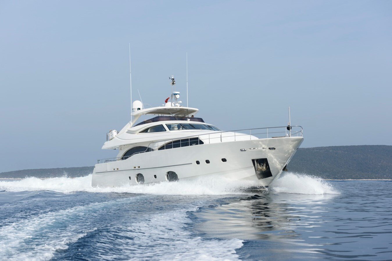 2009-ferretti-custom-line-97-6-b033c1