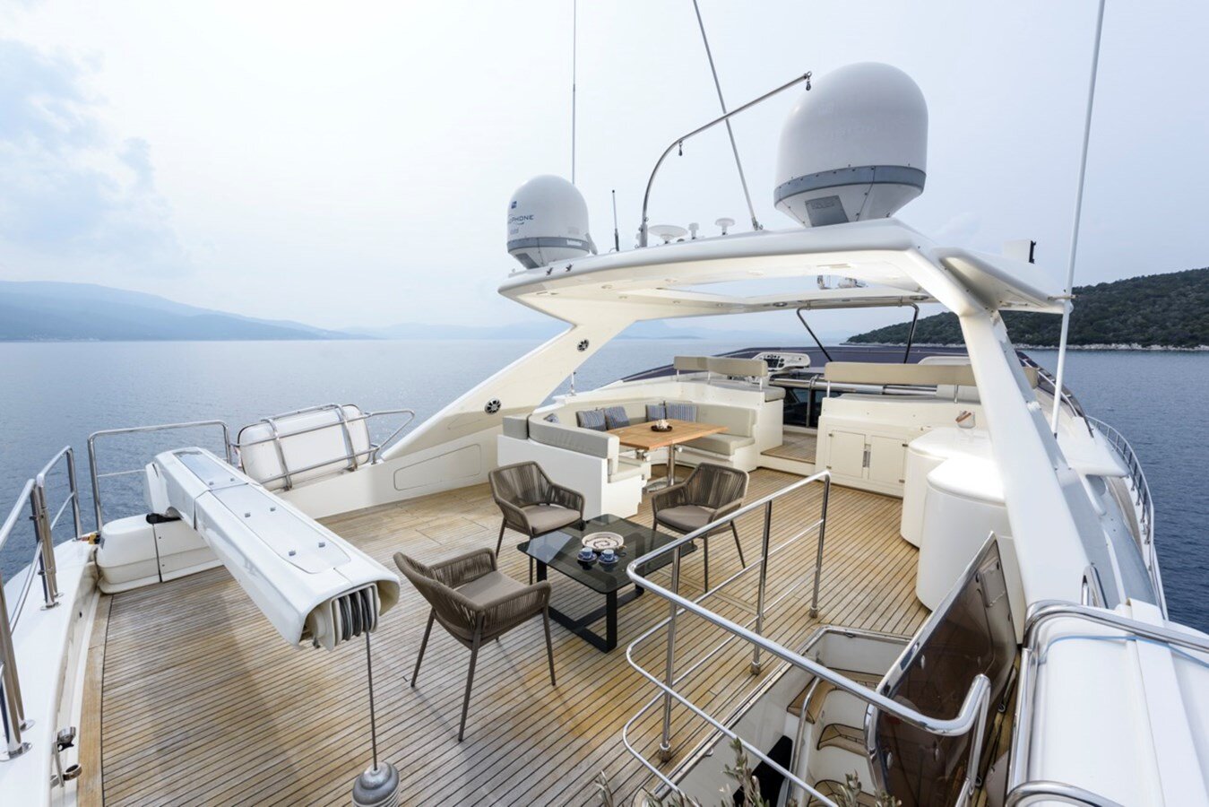 2009-ferretti-custom-line-97-6-b033c1