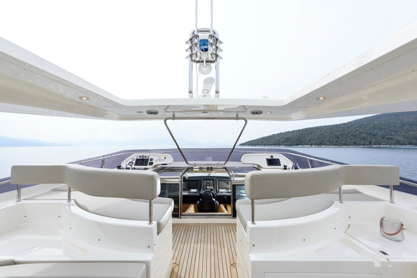 2009-ferretti-custom-line-97-6-b033c1