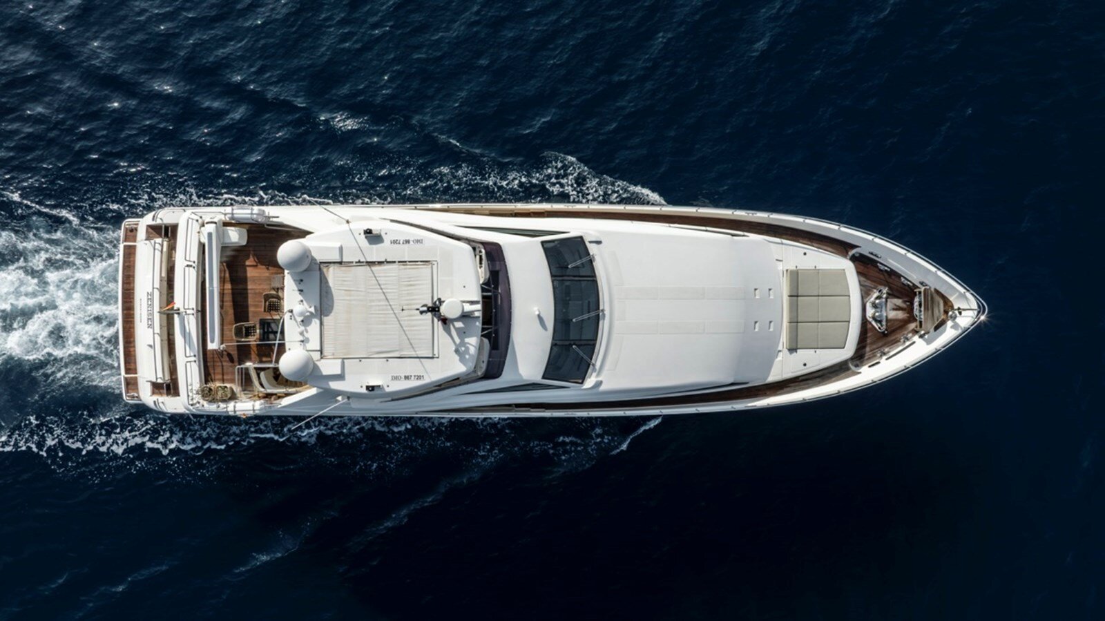 2009-ferretti-custom-line-97-6-b033c1