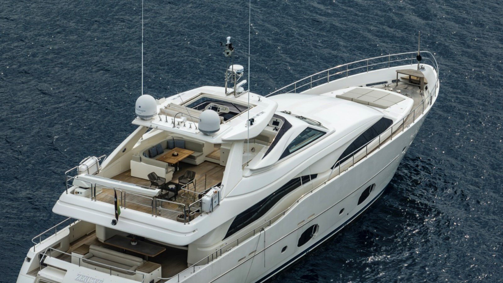 2009-ferretti-custom-line-97-6-b033c1