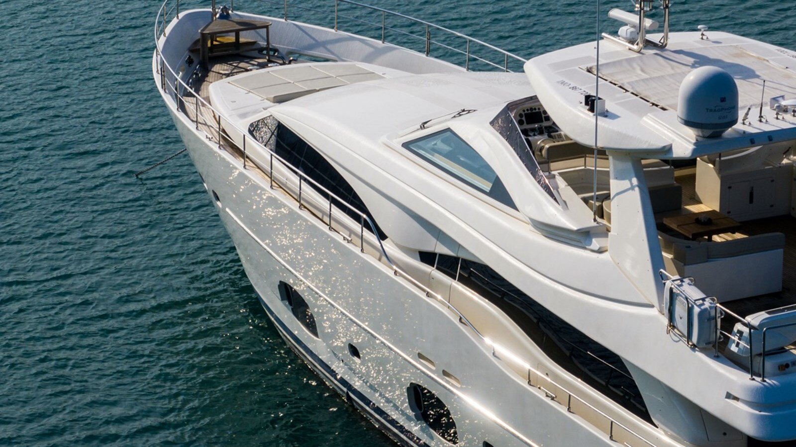 2009-ferretti-custom-line-97-6-b033c1