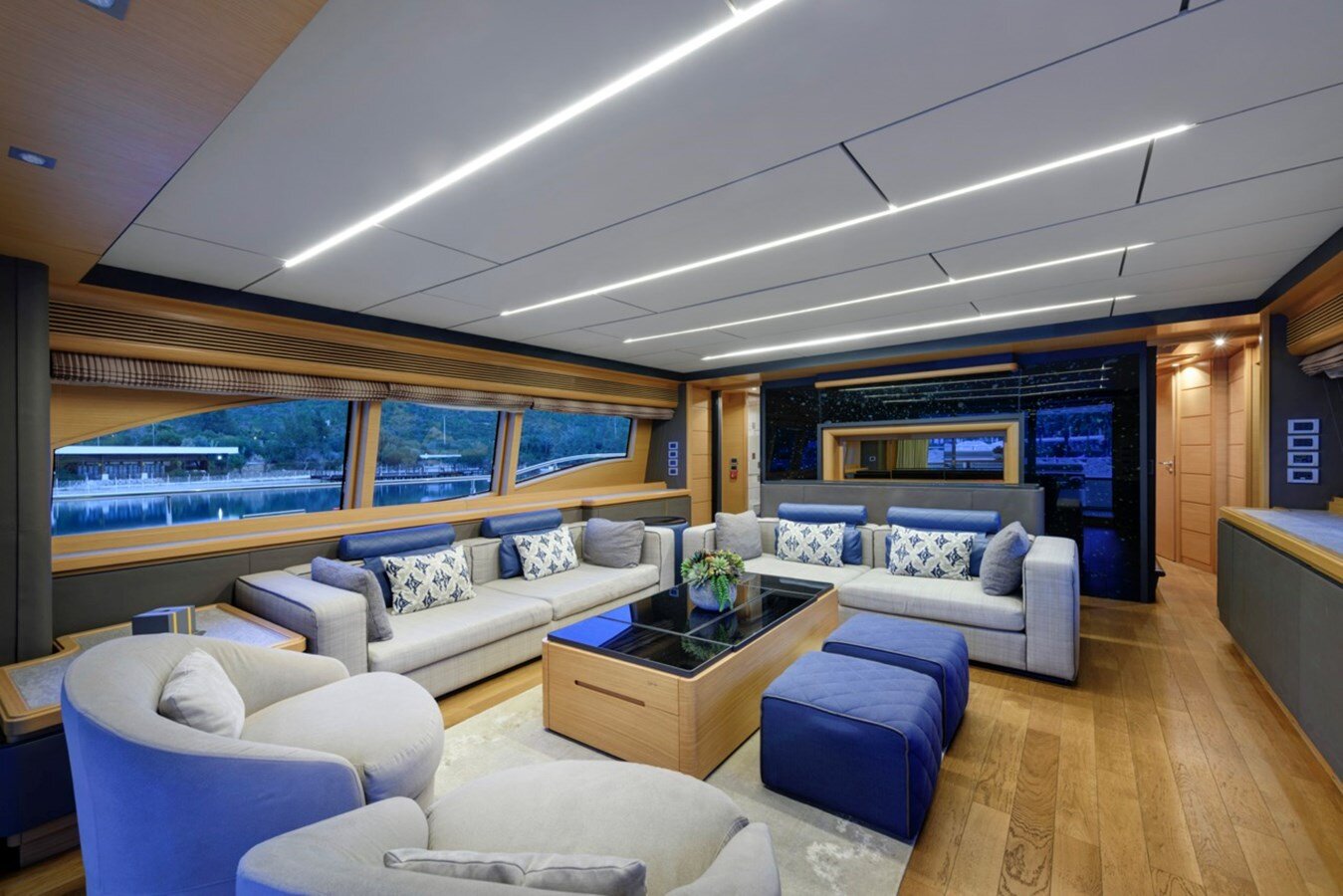 2009-ferretti-custom-line-97-6-b033c1