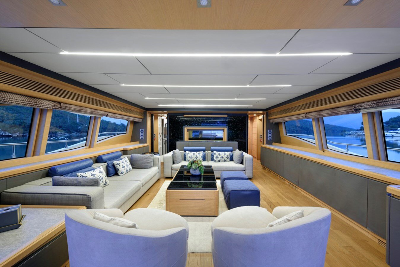 2009-ferretti-custom-line-97-6-b033c1