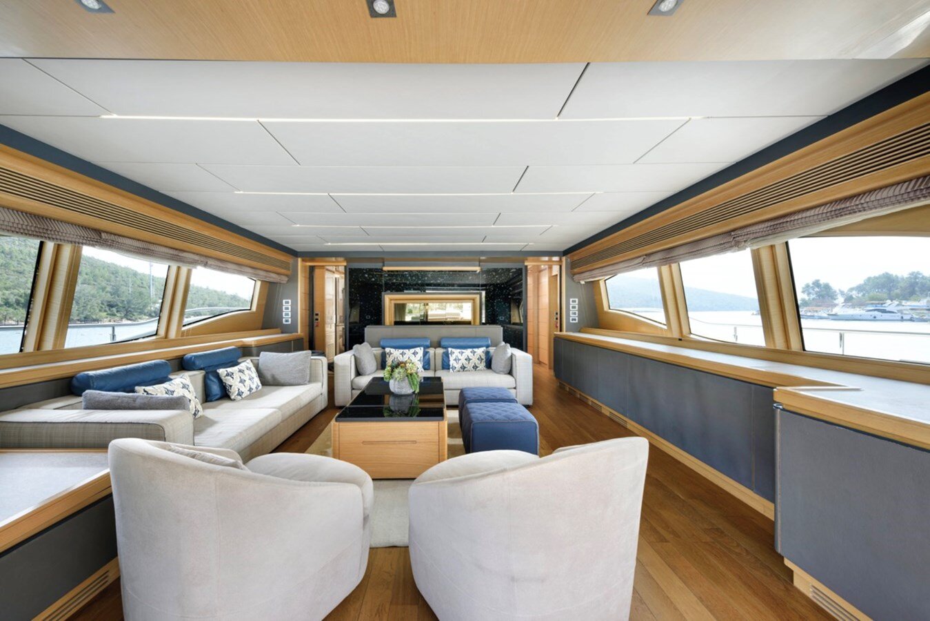 2009-ferretti-custom-line-97-6-b033c1