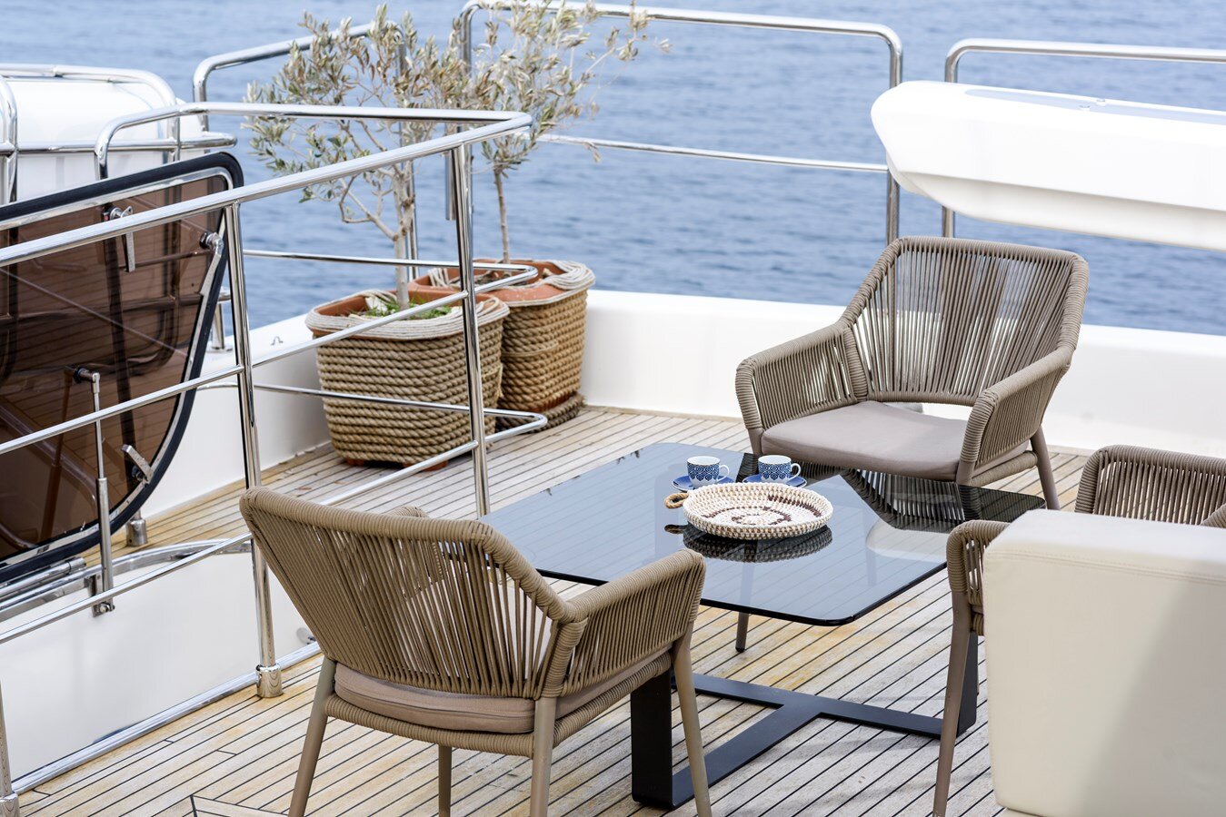 2009-ferretti-custom-line-97-6-b033c1