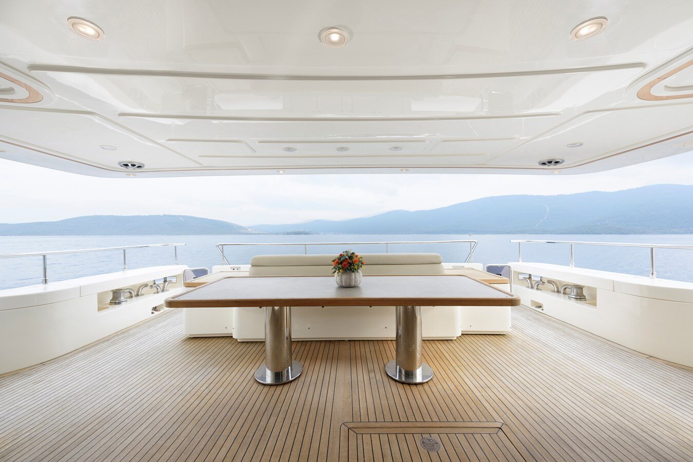 2009-ferretti-custom-line-97-6-b033c1