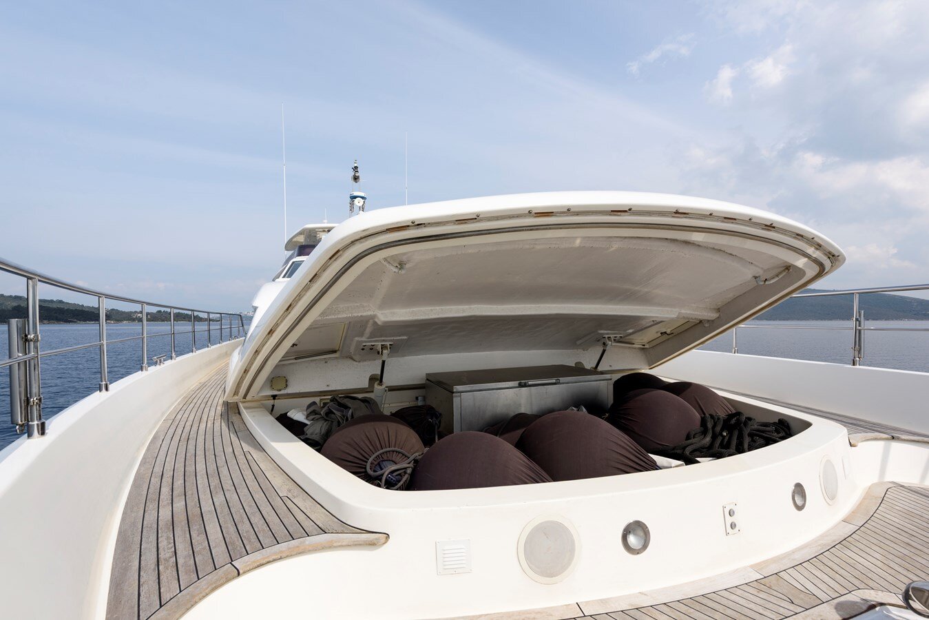 2009-ferretti-custom-line-97-6-b033c1