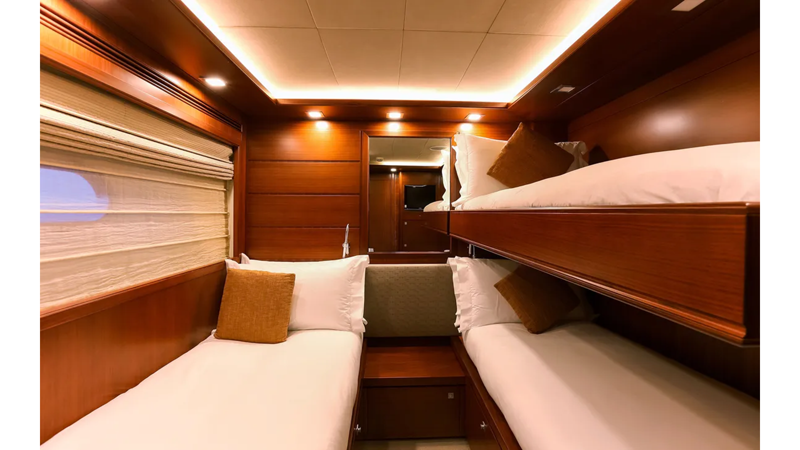 2009 FERRETTI YACHTS 111' 7