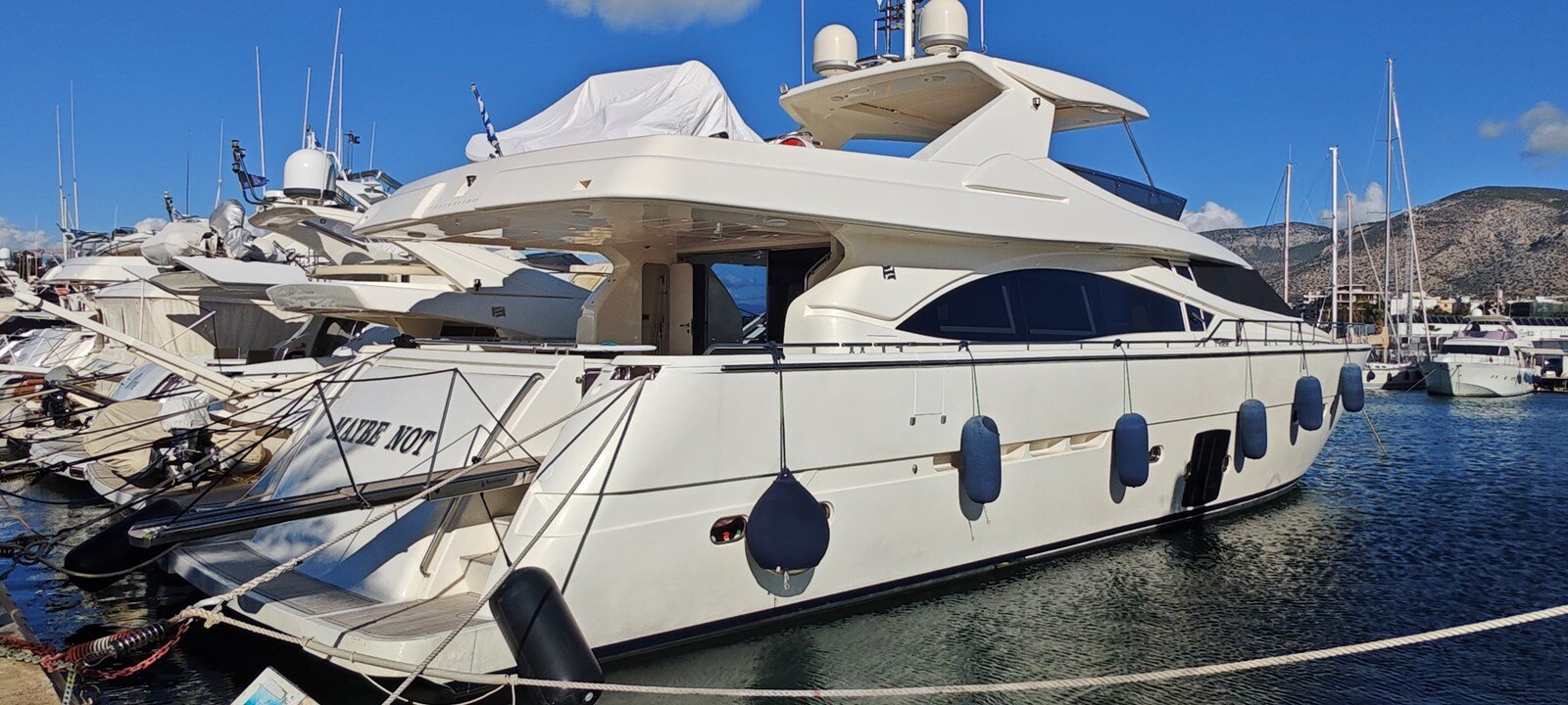 2009-ferretti-yachts-83-694aa5