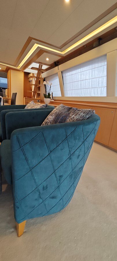 2009-ferretti-yachts-83-694aa5