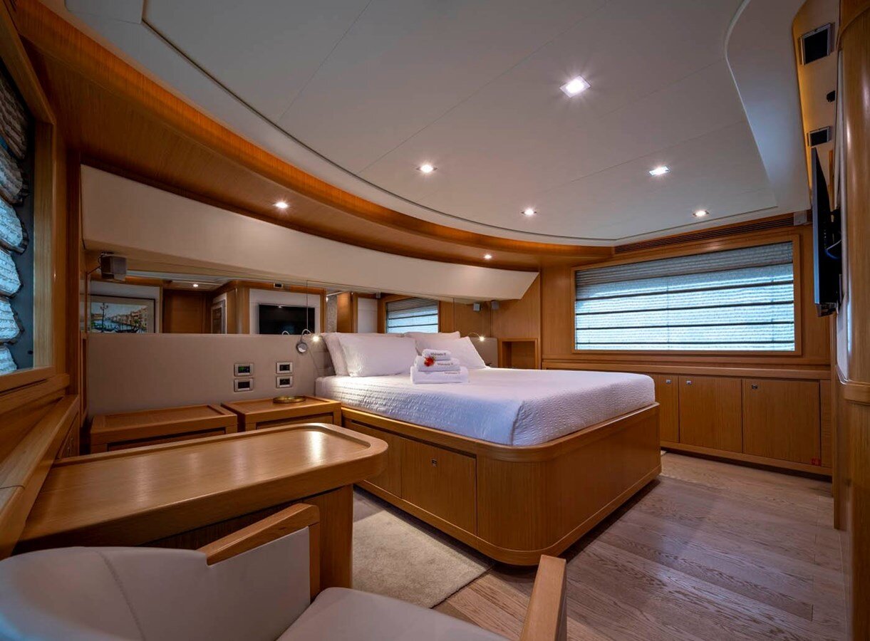 2009-ferretti-yachts-86-af60b8