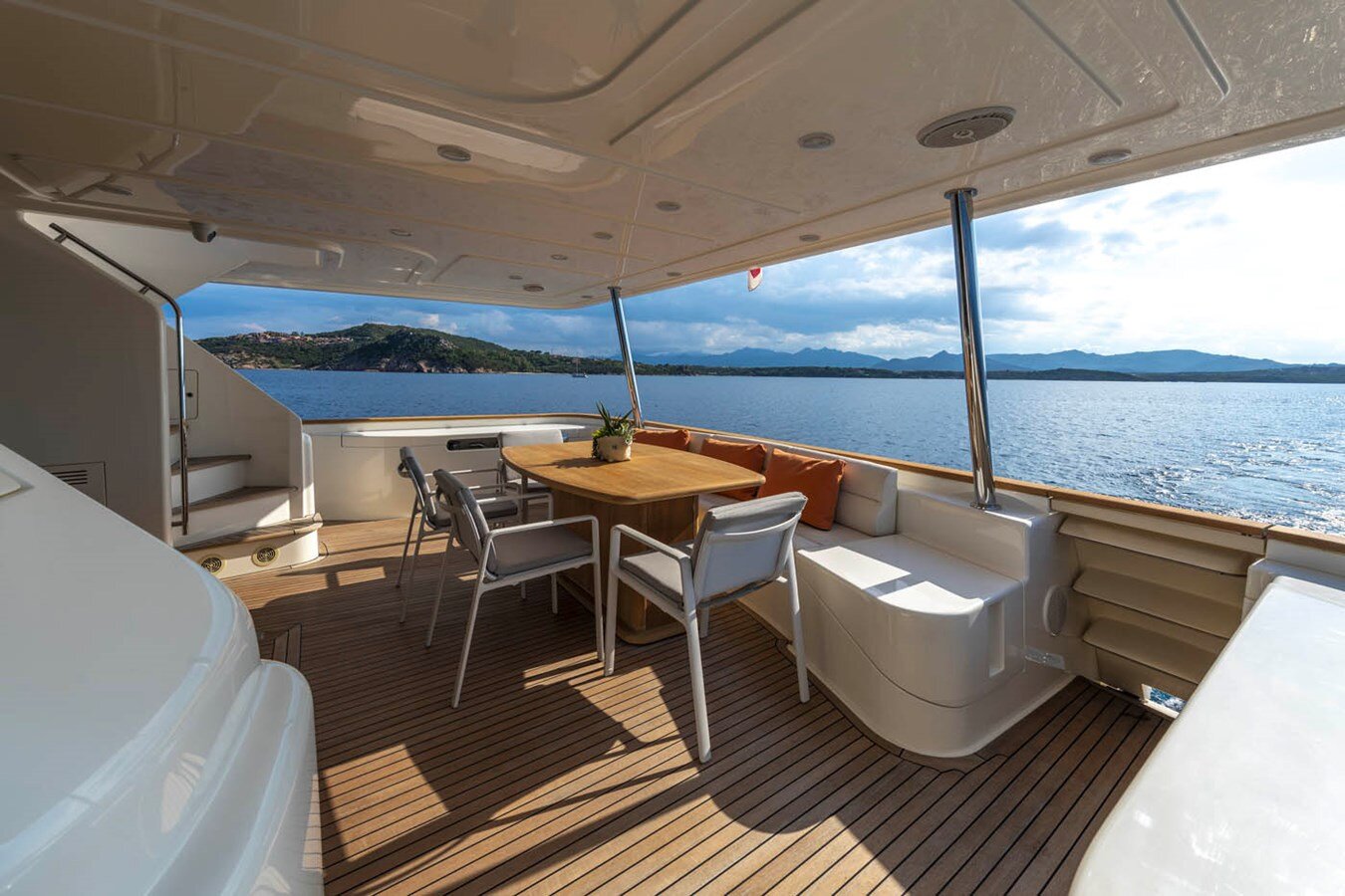 2009 FERRETTI YACHTS 86'