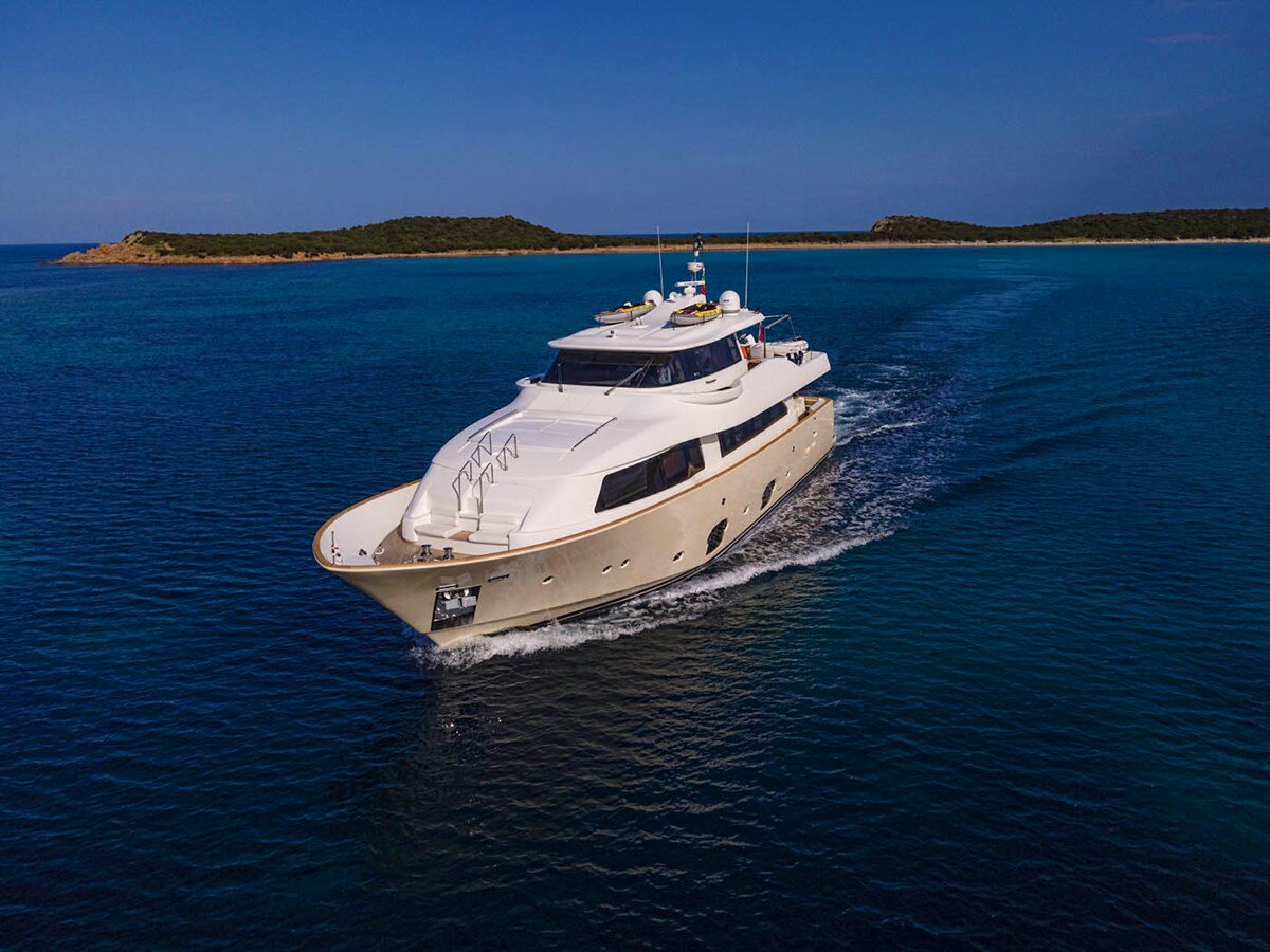 2009-ferretti-yachts-86-af60b8