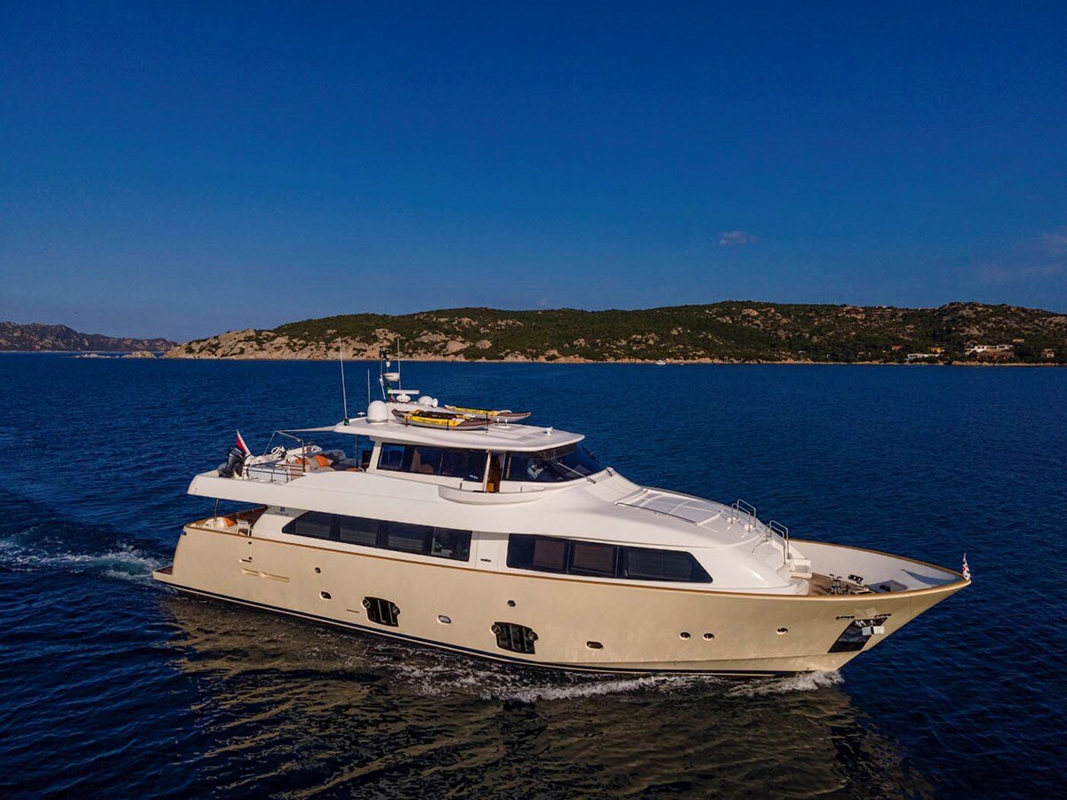 2009-ferretti-yachts-86-af60b8