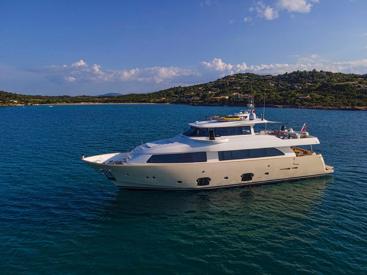 2009 FERRETTI YACHTS 86'