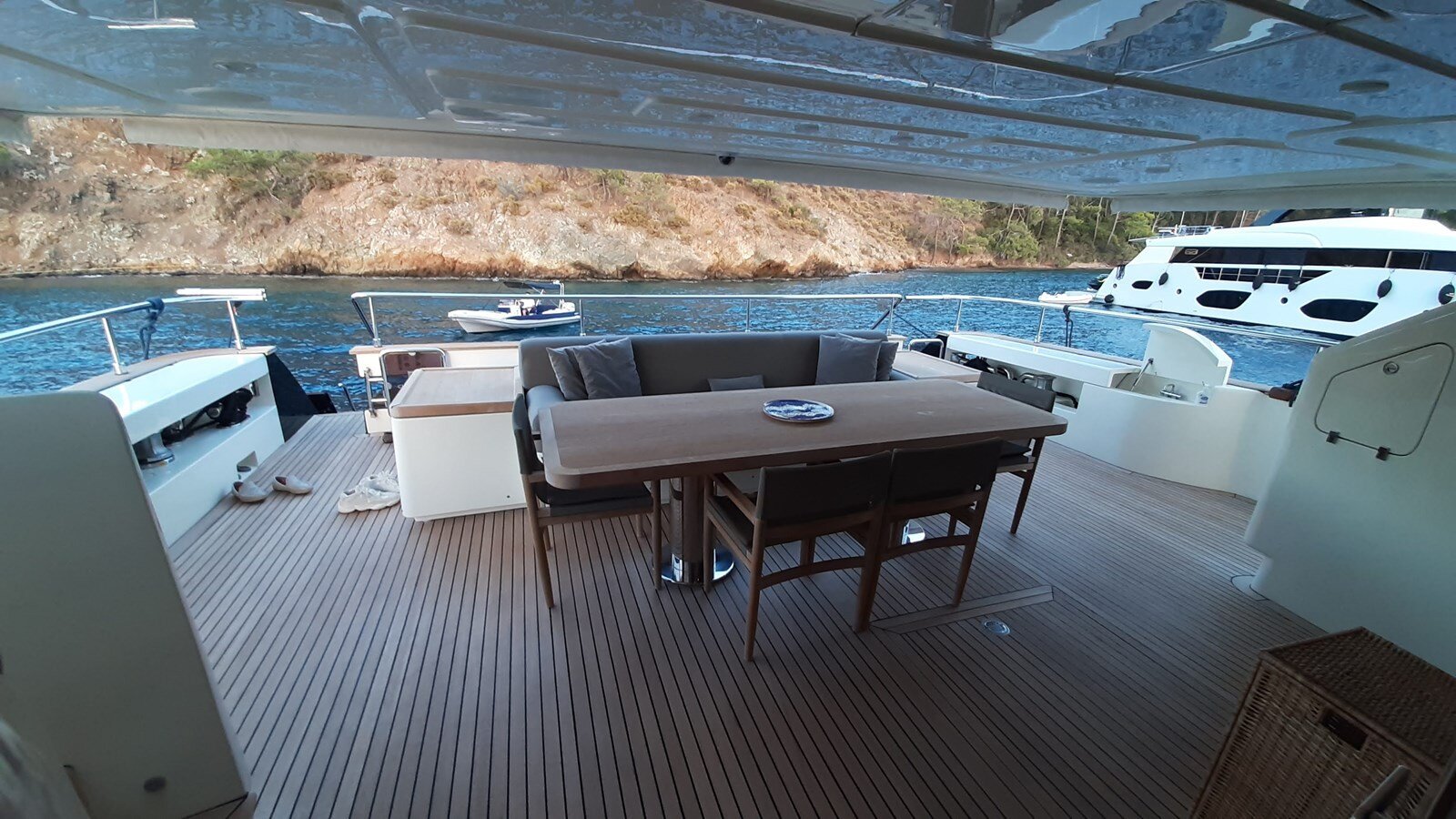 2009-ferretti-yachts-97-6-0ee503