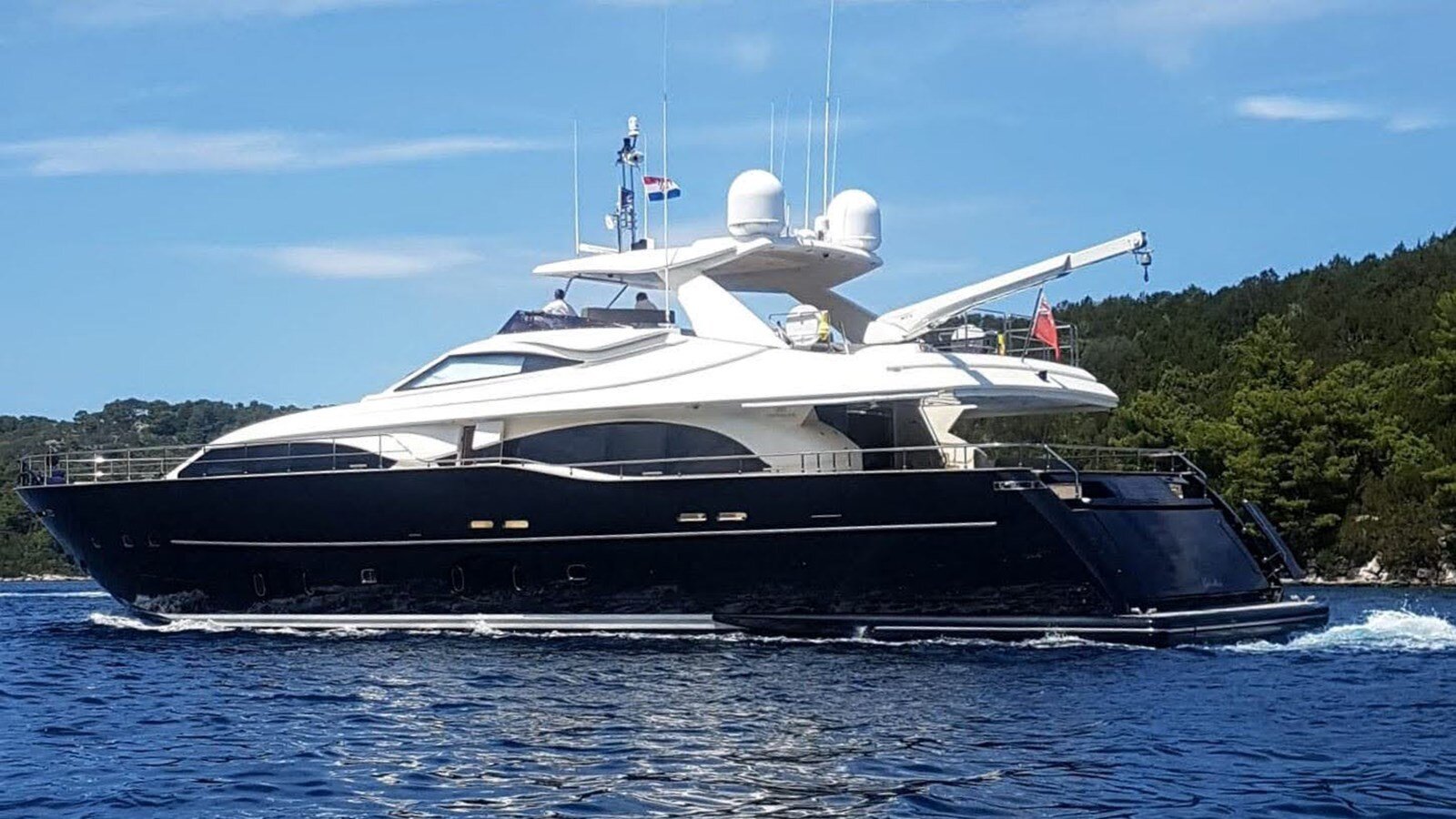 2009-ferretti-yachts-97-6-0ee503