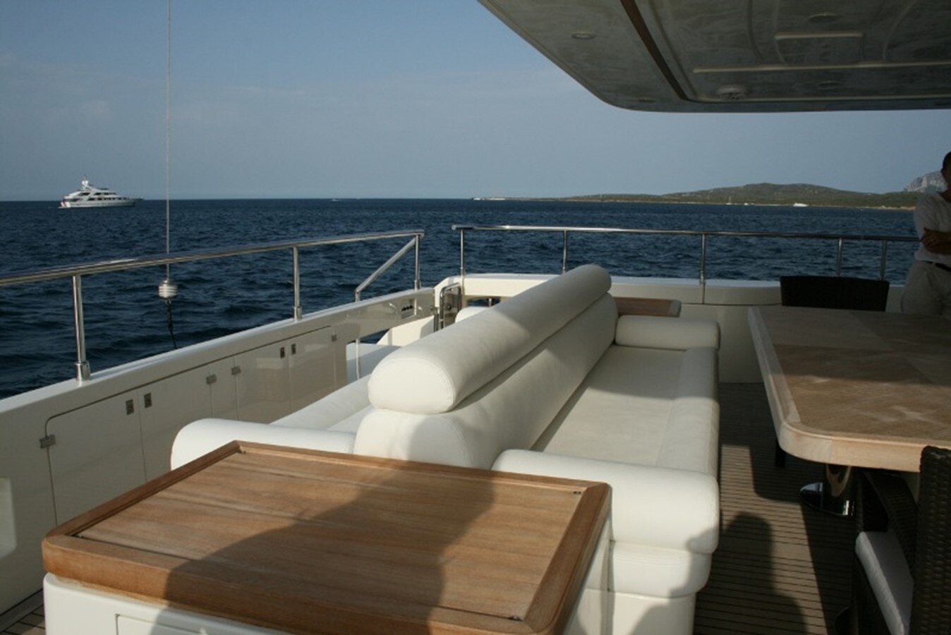 2009-ferretti-yachts-97-892971