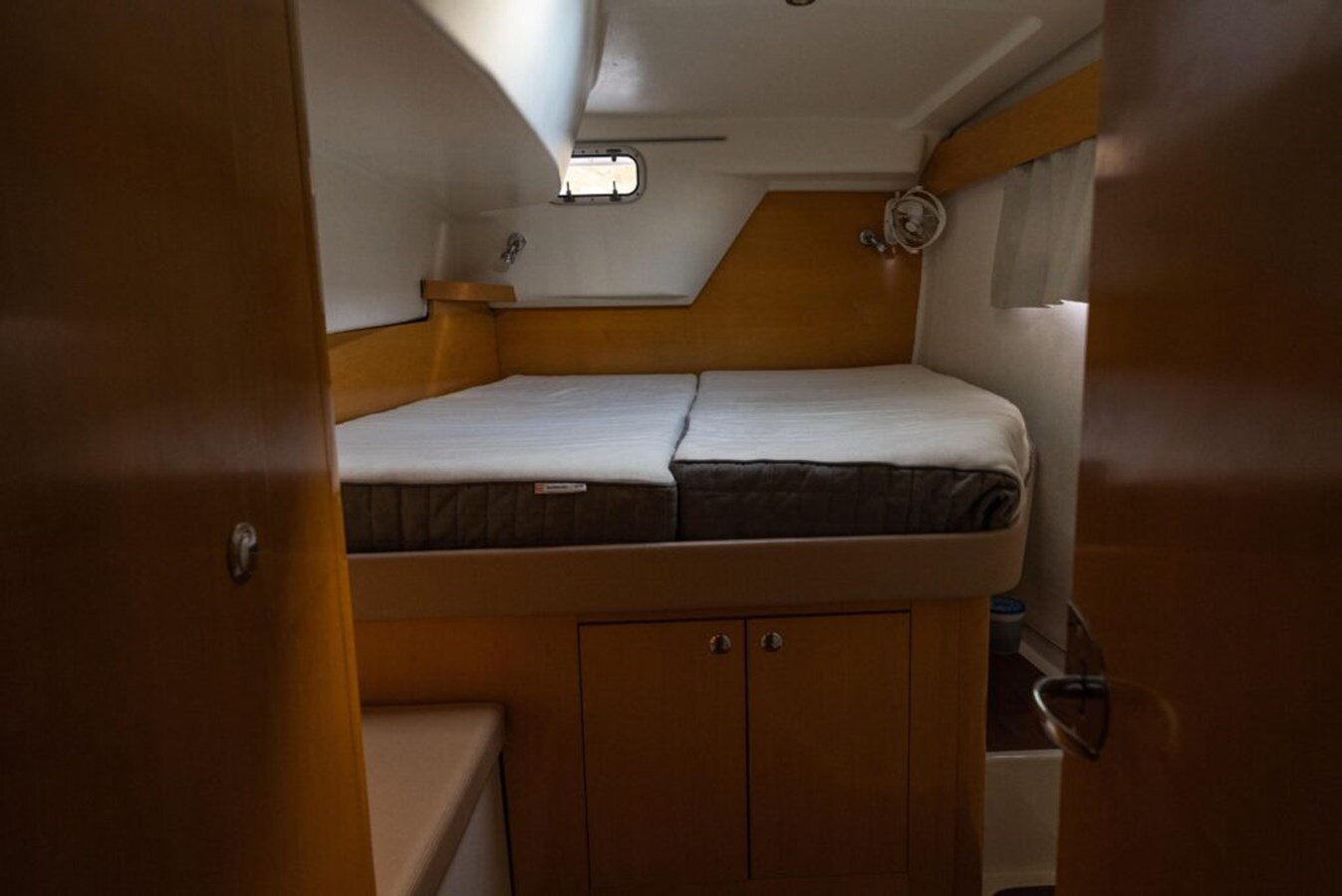 2009-fountaine-pajot-44-3ce7e4