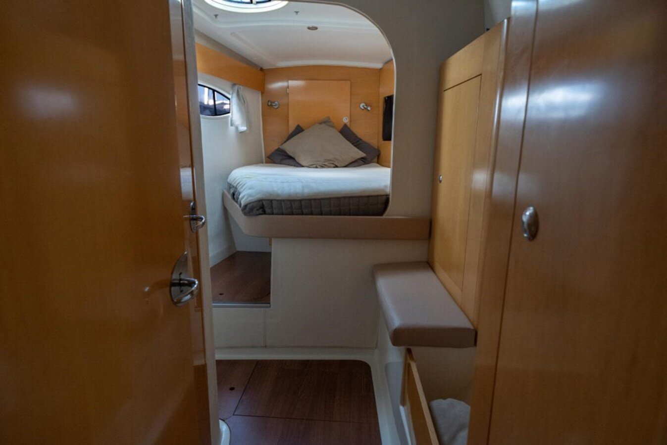 2009-fountaine-pajot-44-3ce7e4