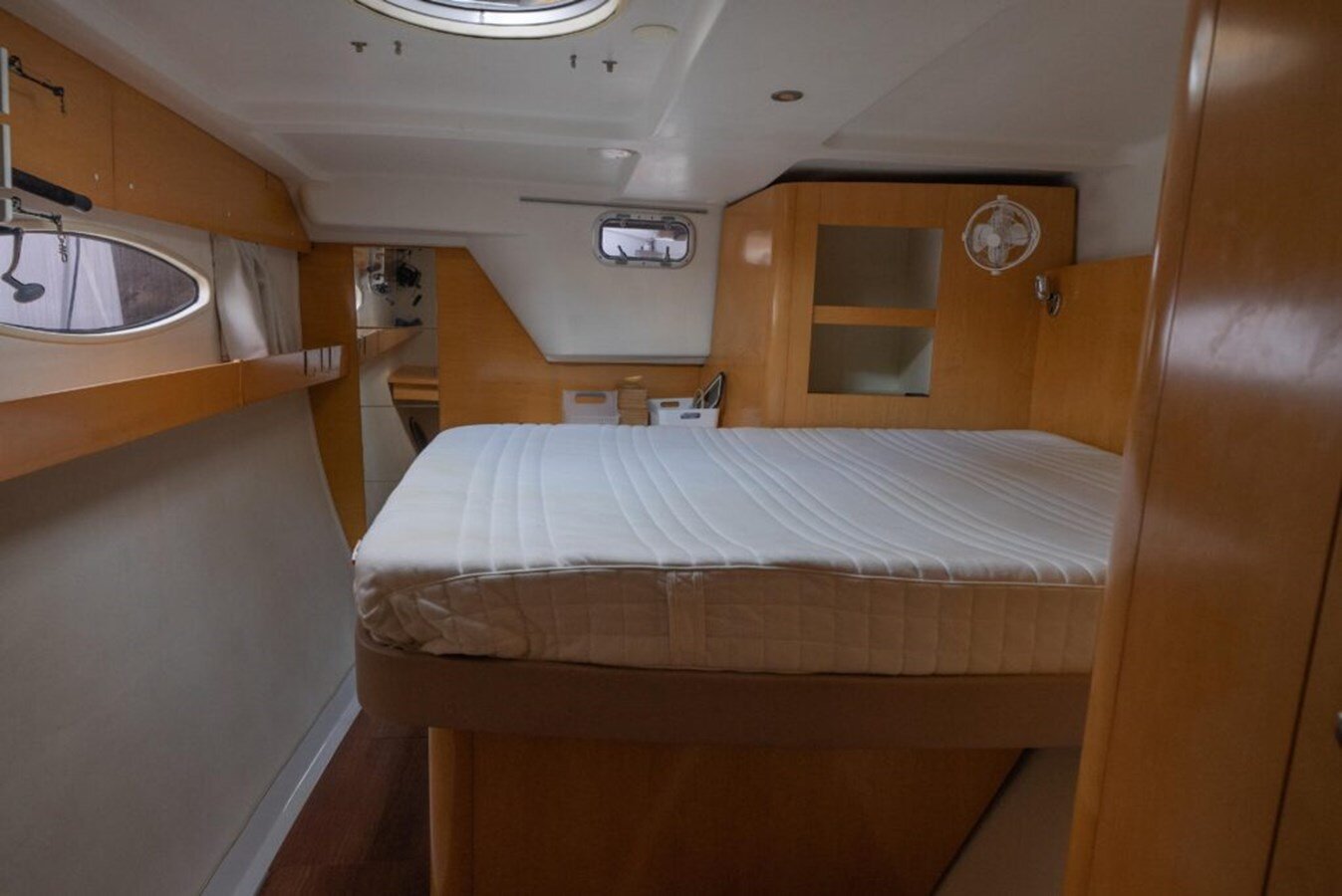 2009-fountaine-pajot-44-3ce7e4