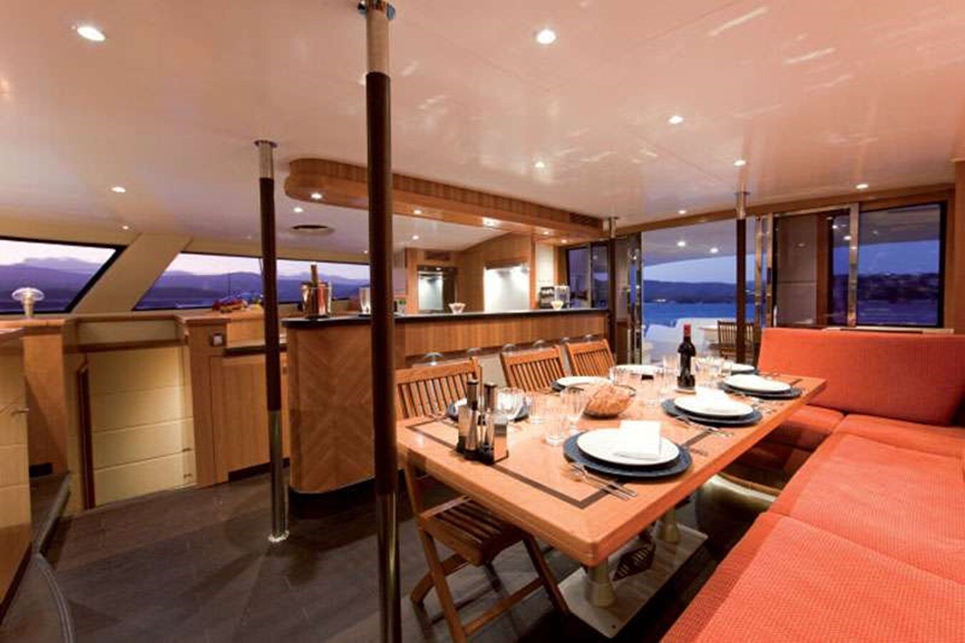 2009-fountaine-pajot-65-5d8c1d