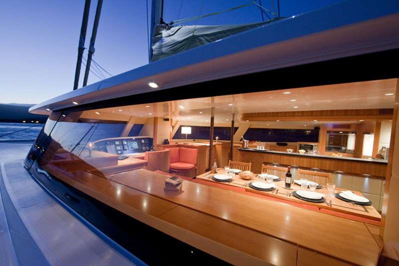 2009-fountaine-pajot-65-5d8c1d