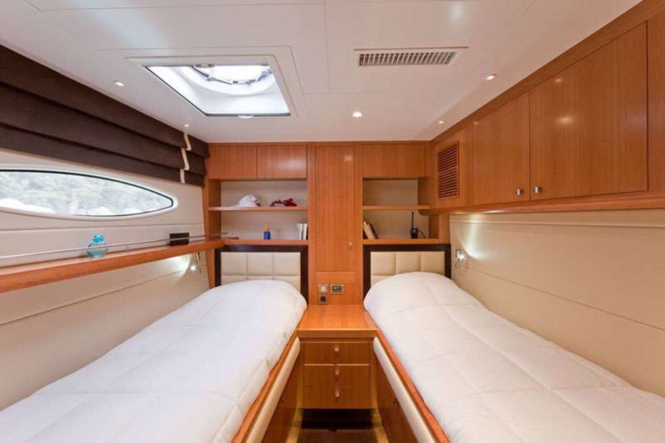 2009 FOUNTAINE PAJOT 65'