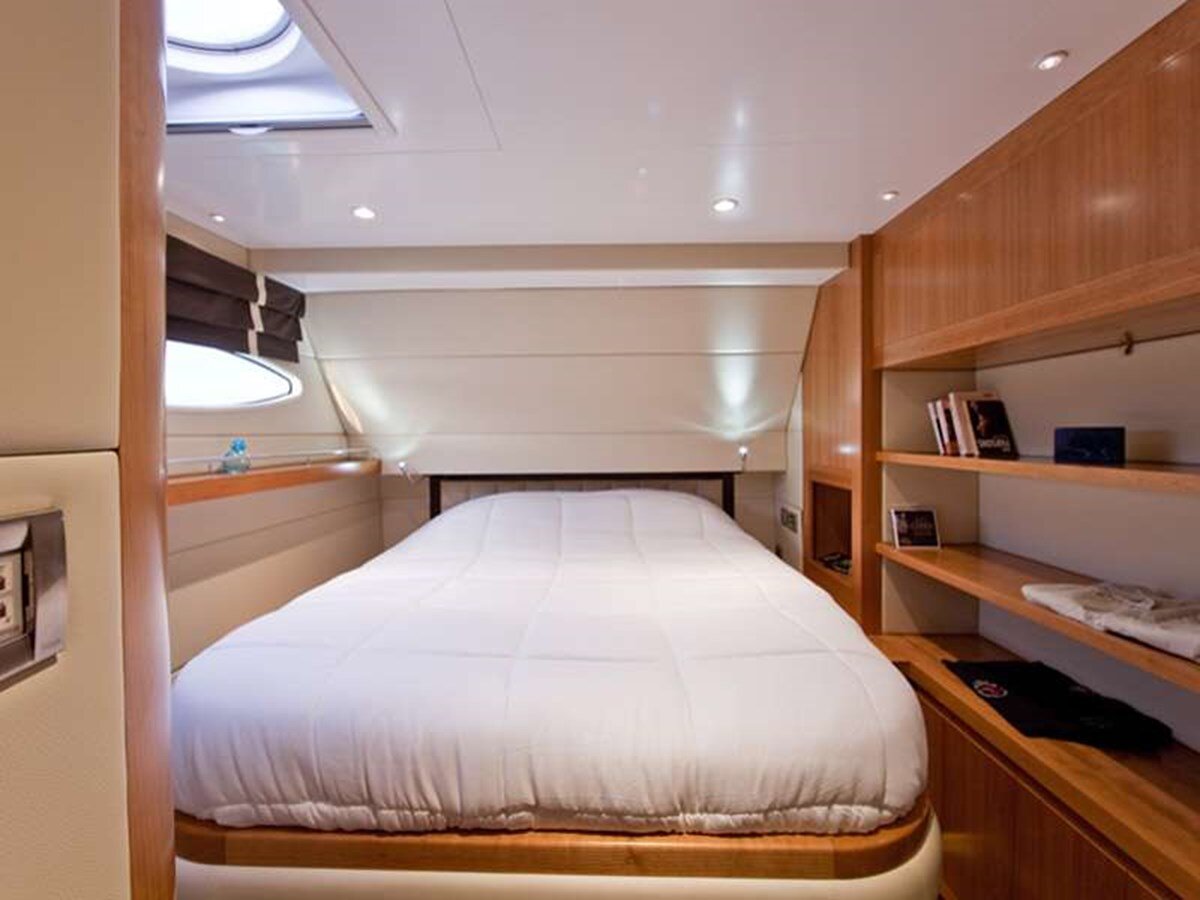 2009 FOUNTAINE PAJOT 65'