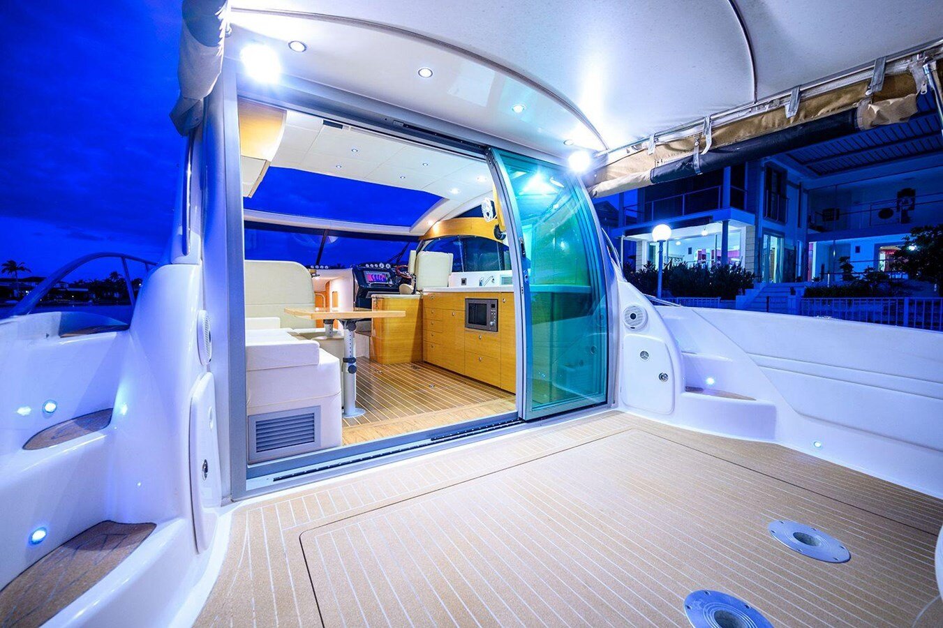 2009-genesis-44-49788b