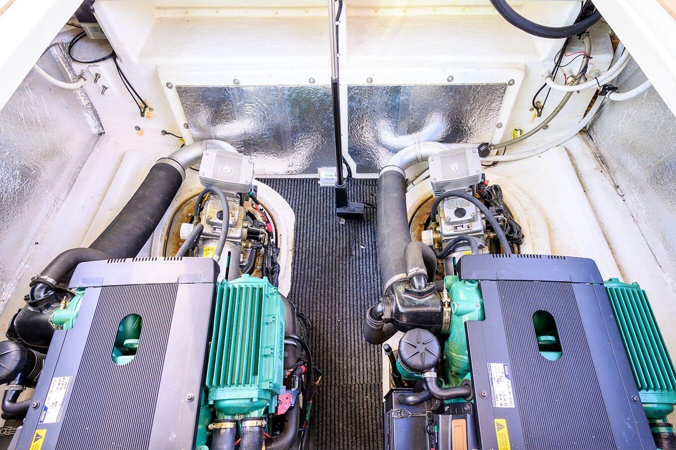 2009-genesis-44-49788b