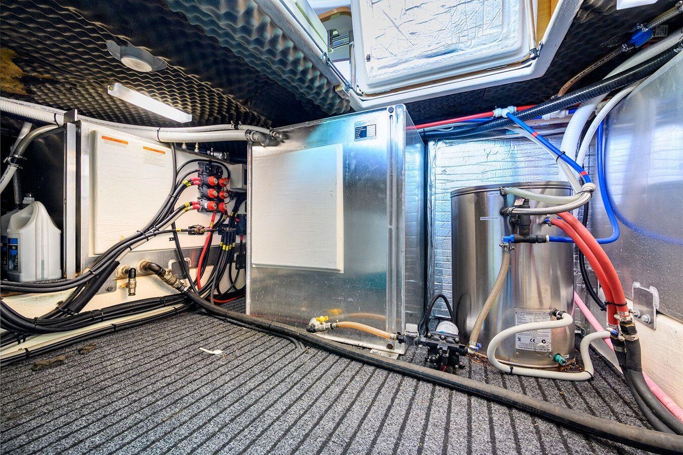 2009-genesis-44-49788b