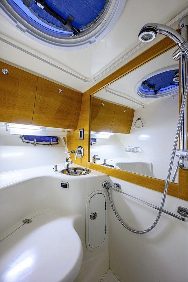 2009-genesis-44-49788b