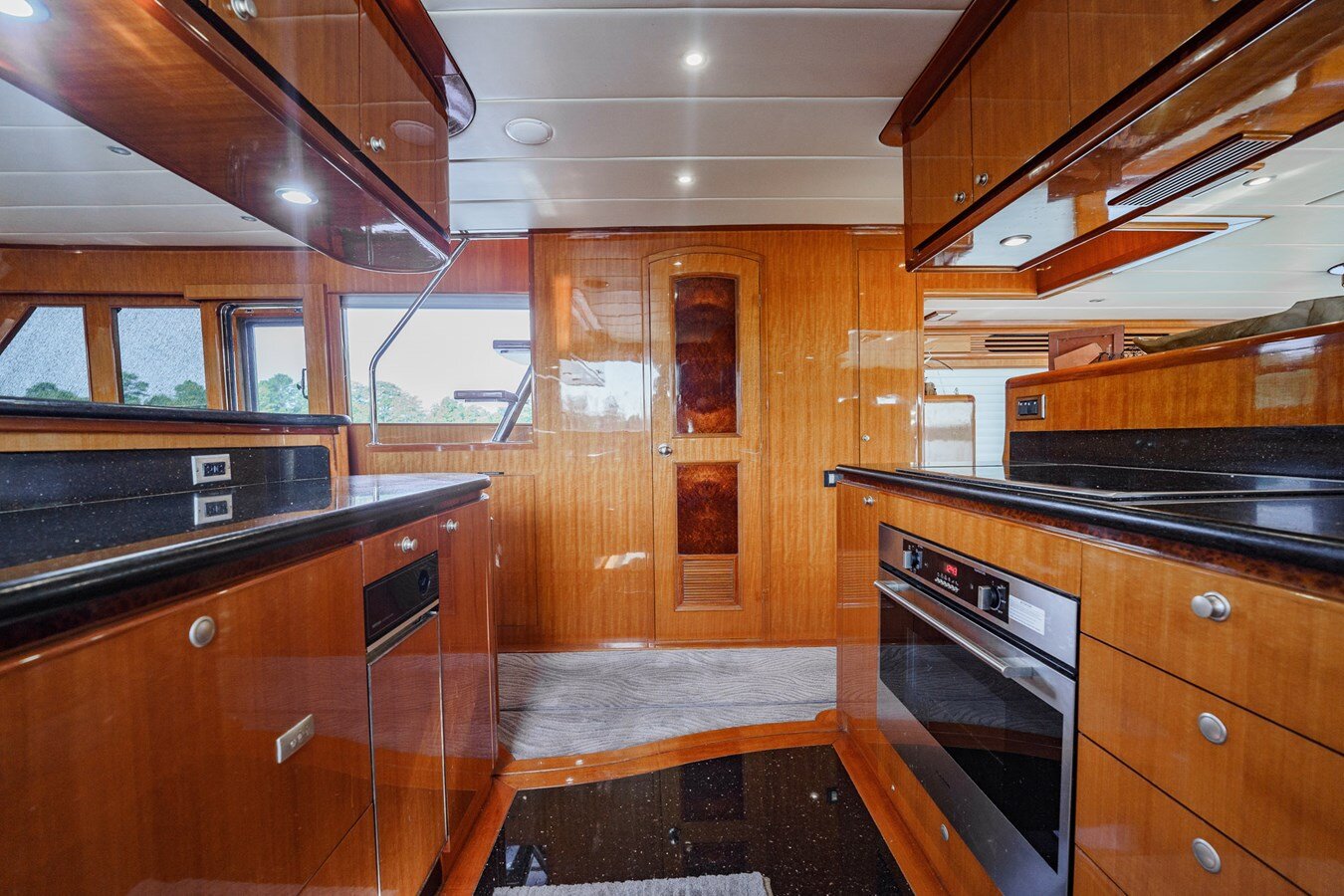 2009-hampton-yachts-70-93921a