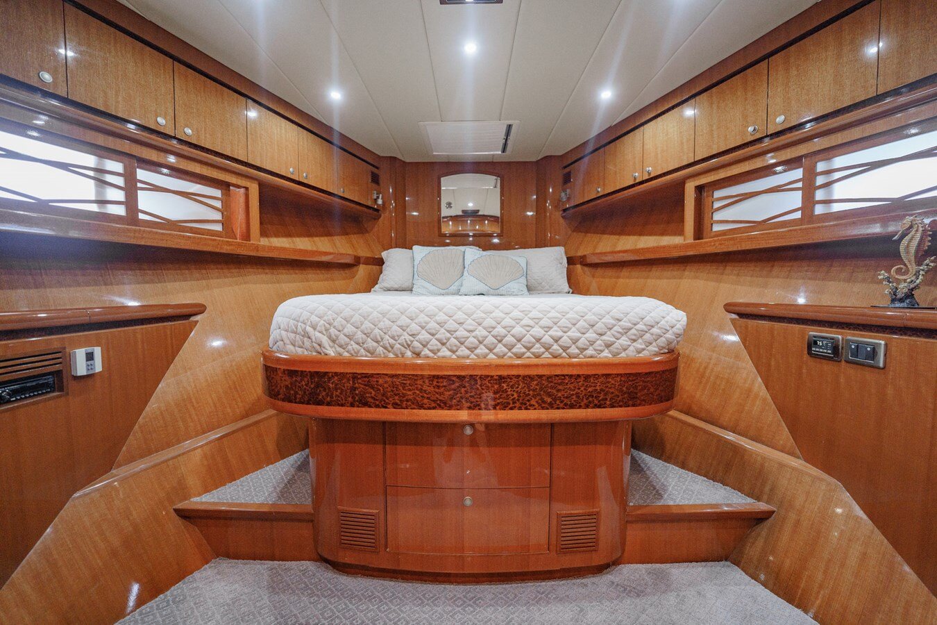 2009-hampton-yachts-70-93921a