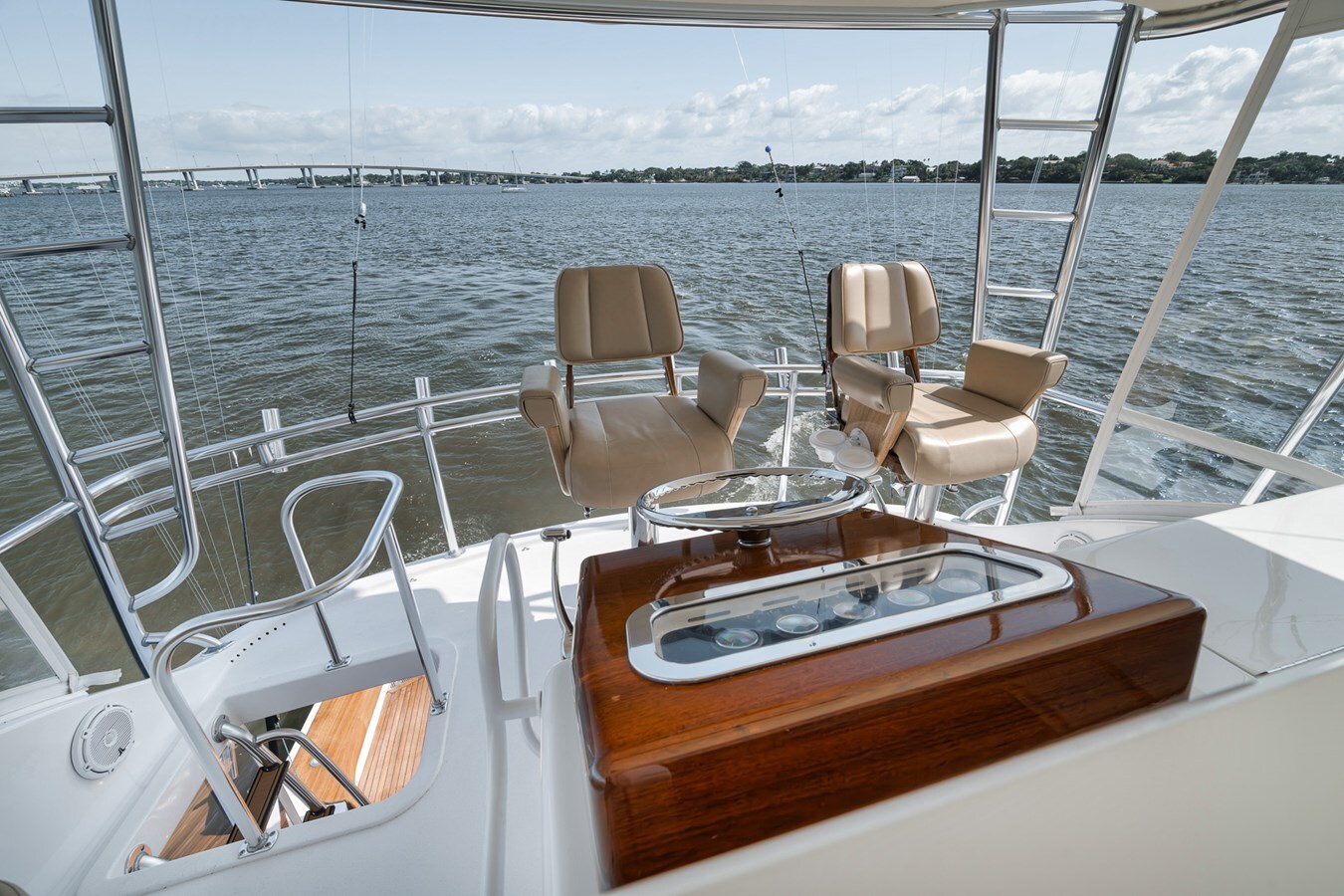 2009-hatteras-60-c25e0c