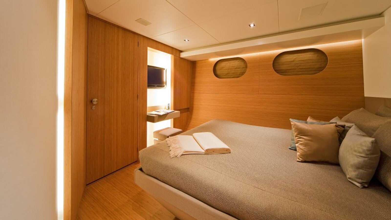 2009 HEESEN YACHTS 144' 5