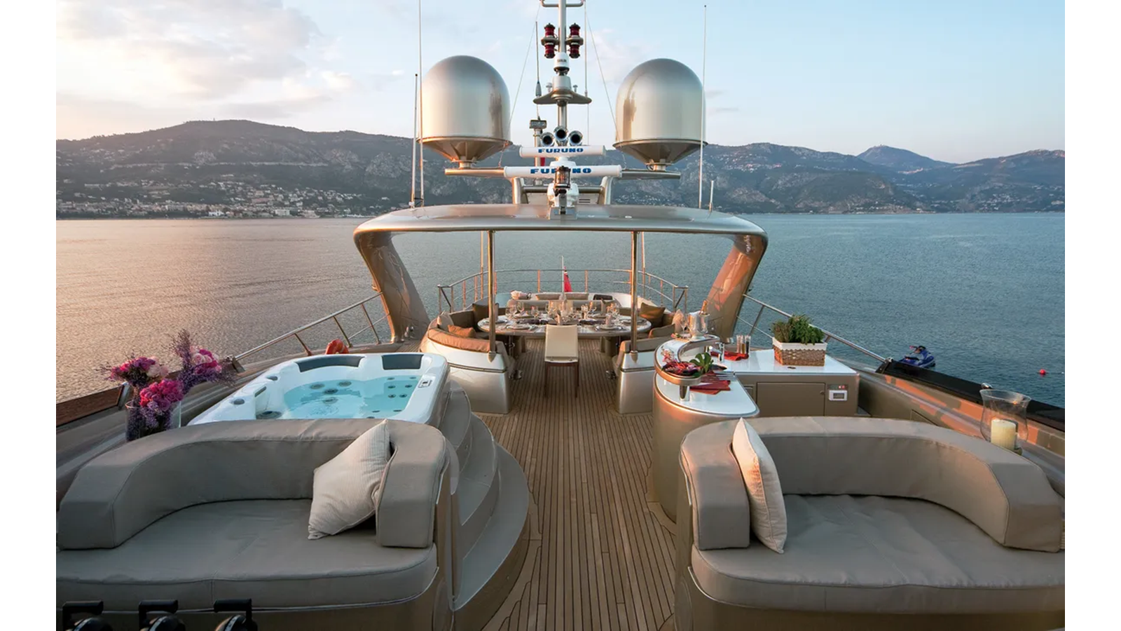 2009 ISA YACHTS 118' 2