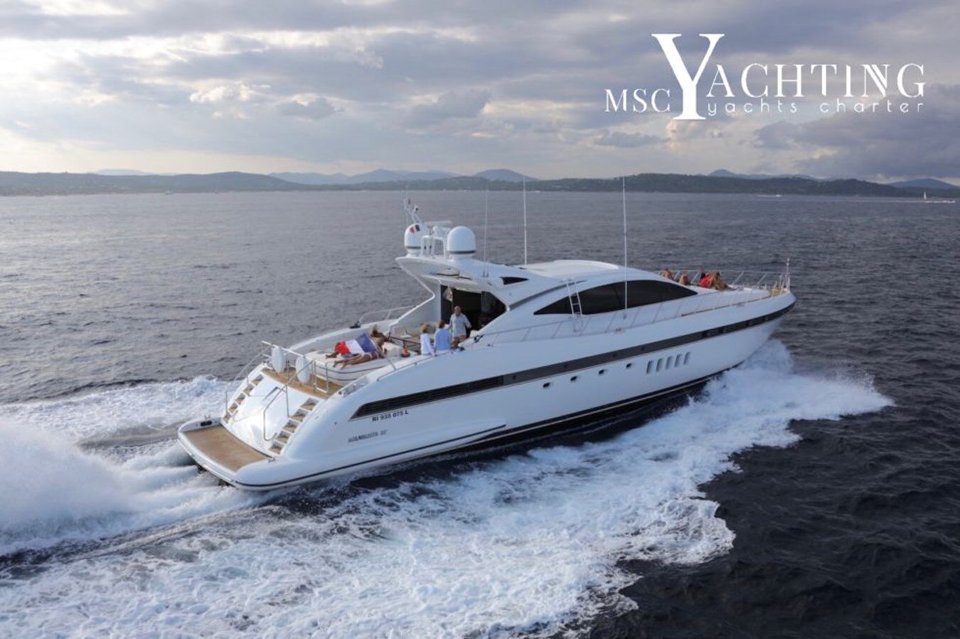 2009 MANGUSTA 92' 9