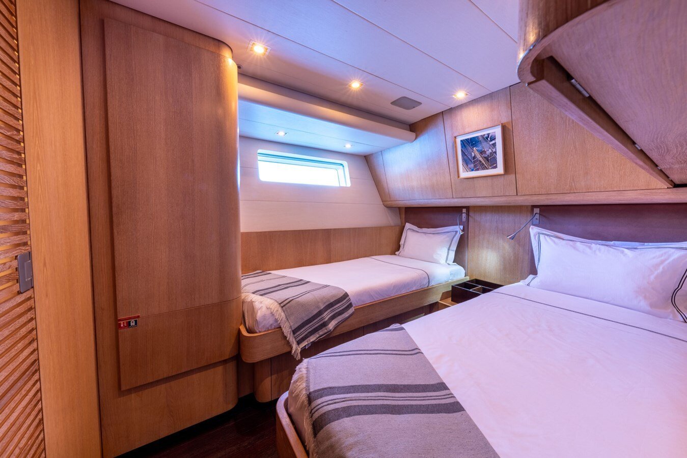 2009 NAUTOR SWAN 90' 11