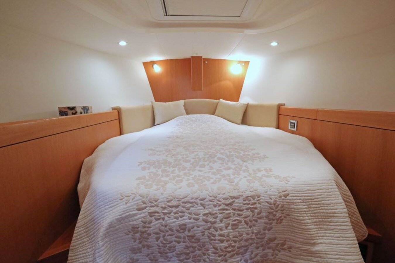 2009-oyster-marine-ltd-53-11-d5a71c